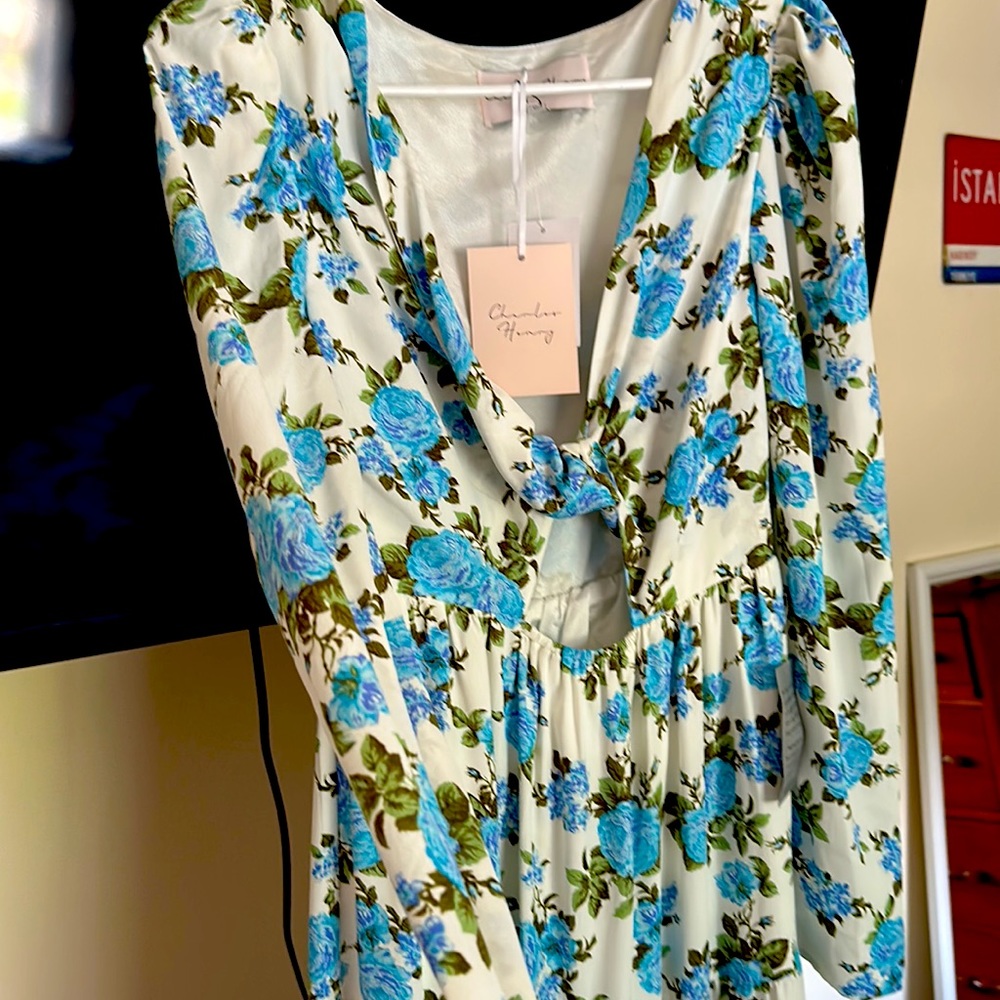 Beautiful dress flower pattern - Picture 2 of 2